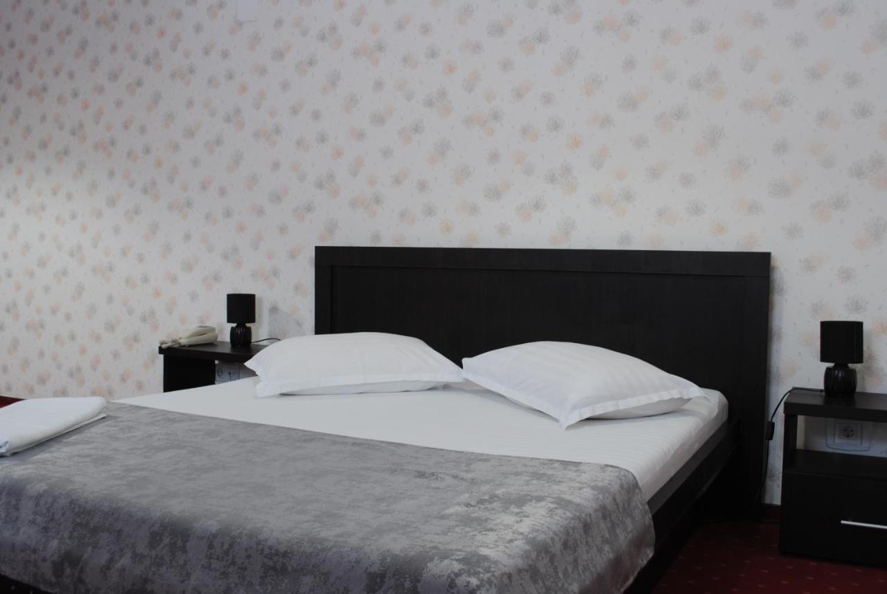 Hotel Corona Drobeta Turnu Severin Eksteriør bilde