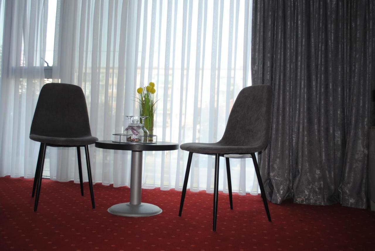 Hotel Corona Drobeta Turnu Severin Eksteriør bilde