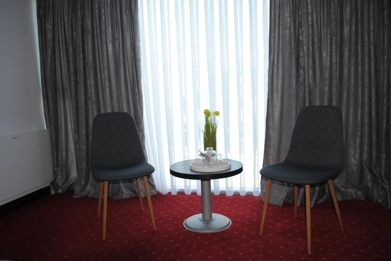 Hotel Corona Drobeta Turnu Severin Eksteriør bilde
