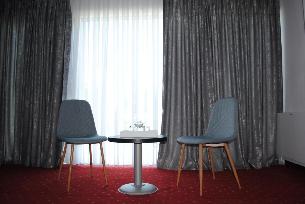 Hotel Corona Drobeta Turnu Severin Eksteriør bilde
