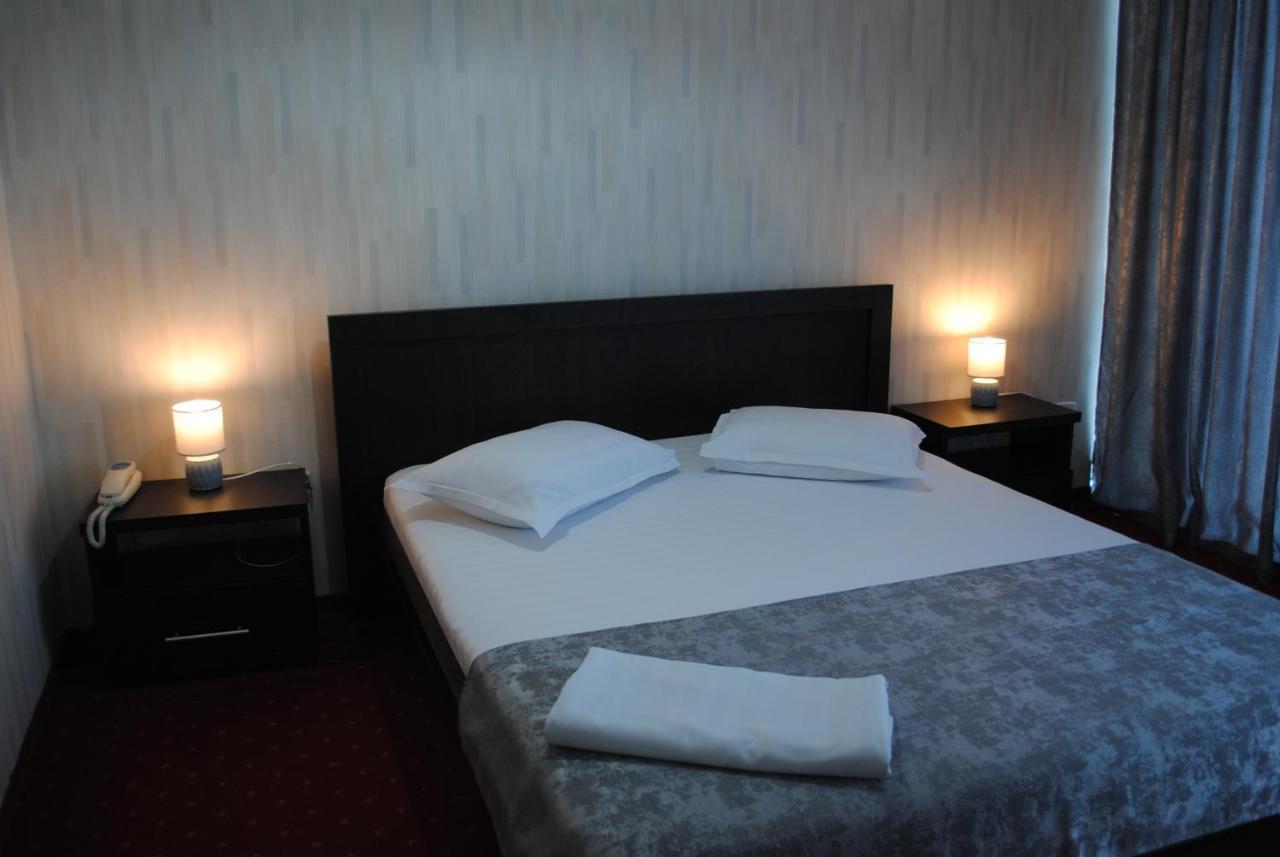 Hotel Corona Drobeta Turnu Severin Eksteriør bilde